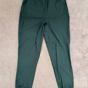 Women’s Lululemon Green Pants size 6.